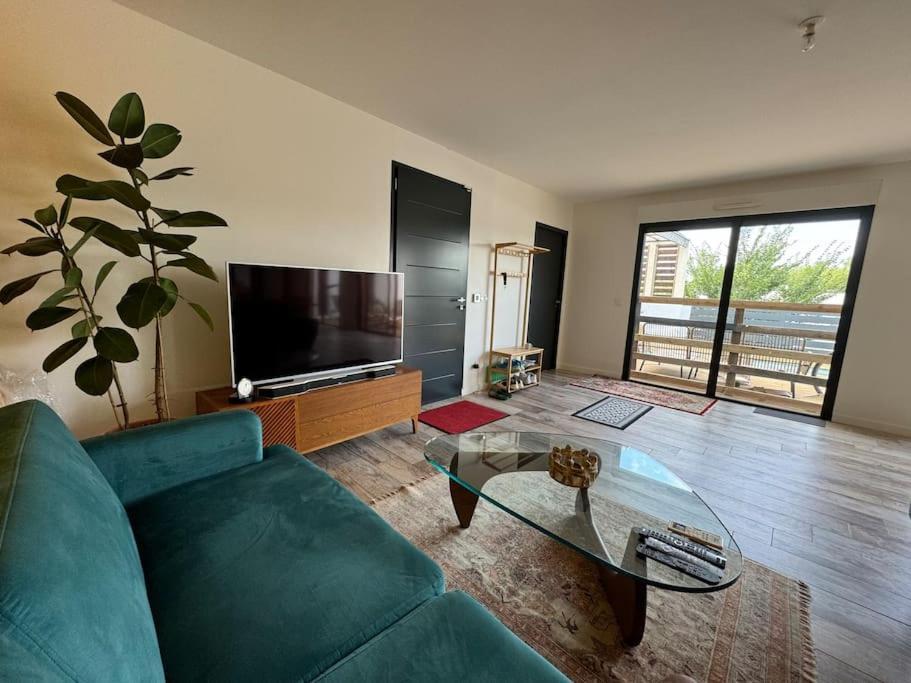 Luxury Villa With Pool And View Juvignac Esterno foto