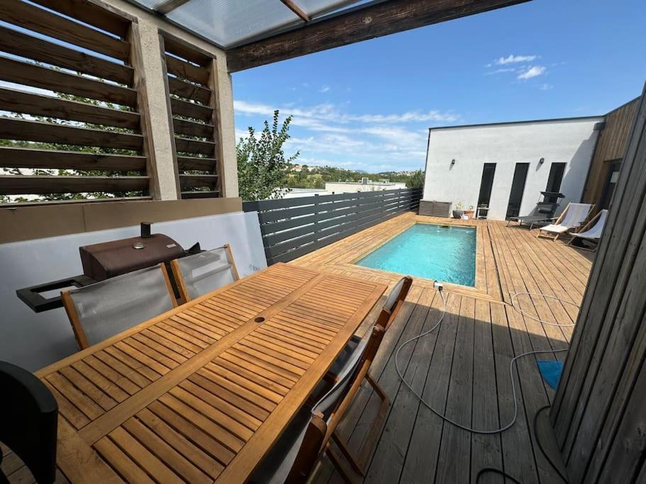 Luxury Villa With Pool And View Juvignac Esterno foto